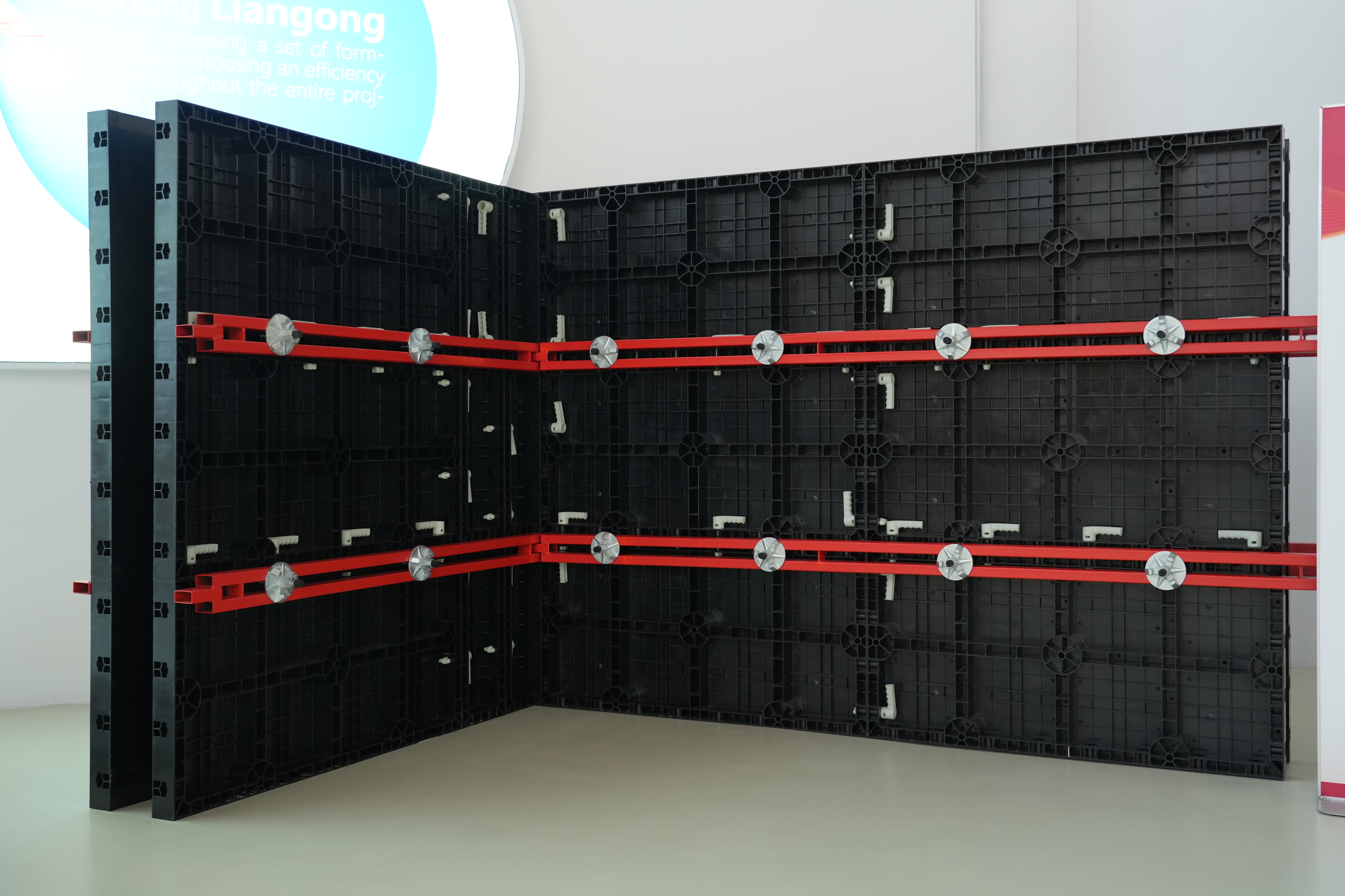 Lianggong Plastic Formwork: An Efficient, Economic, and Sustainable Modern Concrete Construction Solution